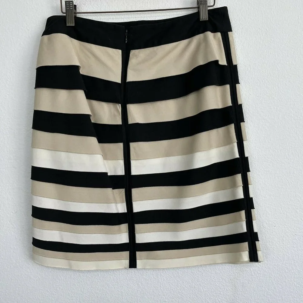 White House Black Market Skirt Tiered Beige size 6 Women’s cotton Stretch